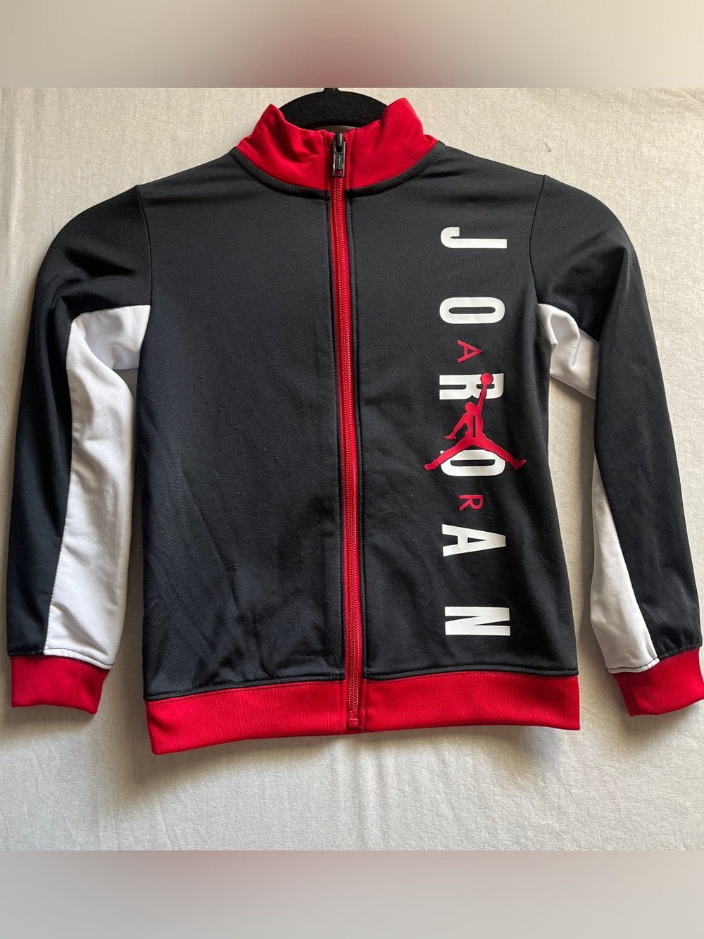 Nike Jordan Kids Black Red White Full Zip Track Jacket Size 3-4 Yrs